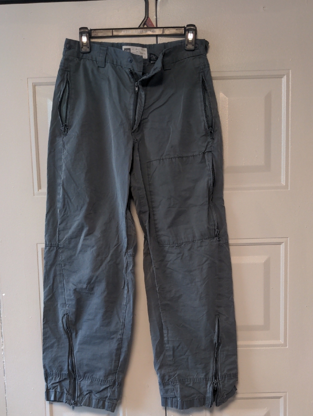 GAP Olive Green Men's Cargo Pants with Zip Pockets